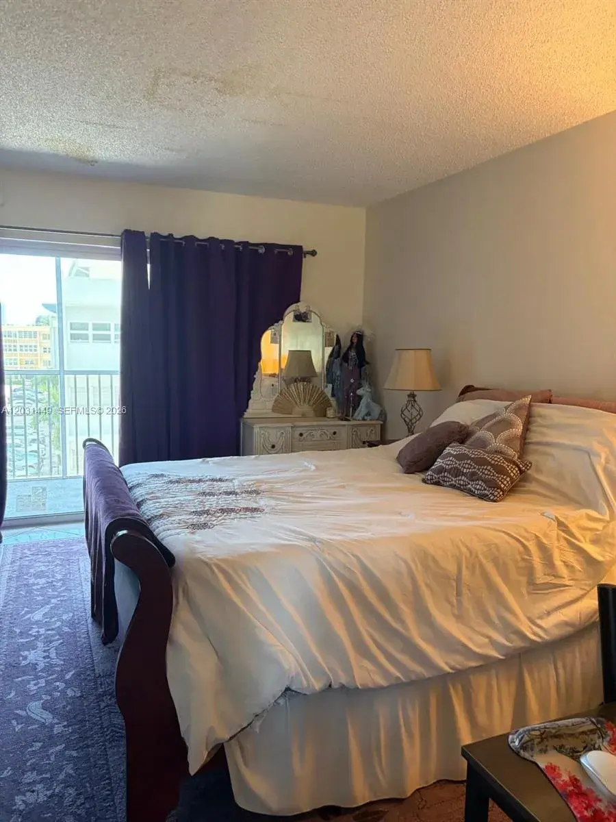 215 SE 3rd Ave # 403A, Hallandale Beach FL 33009