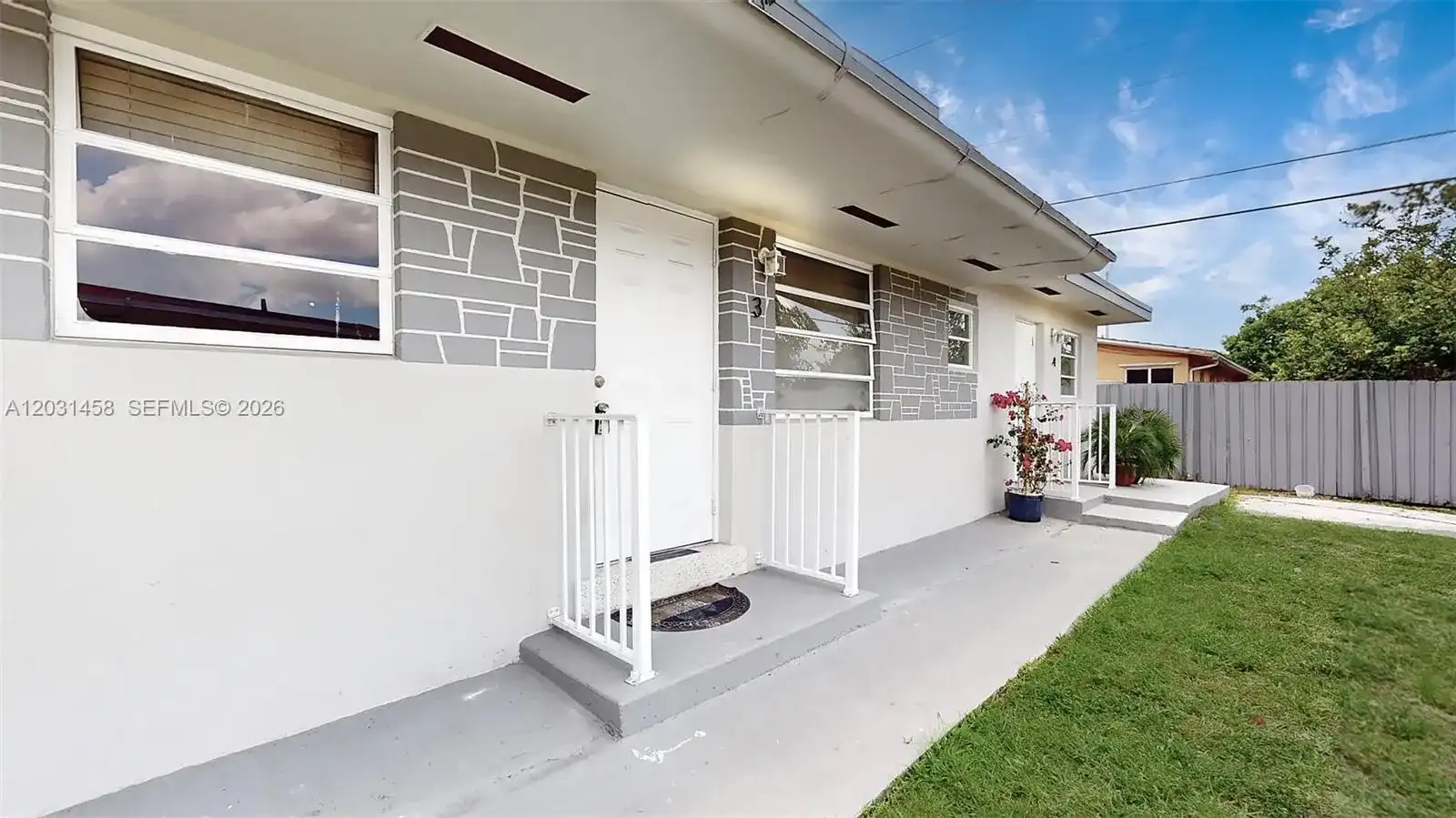 40 W 10th St # 3, Hialeah FL 33010