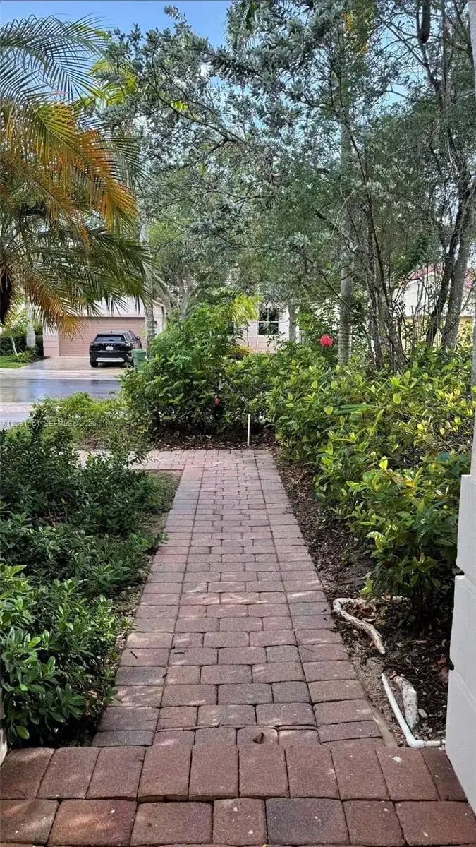 748 Tulip Cir, Weston FL 33327 photo 4