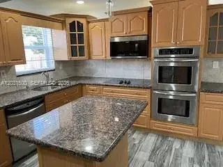 240 N 70th Way, Hollywood FL 33024