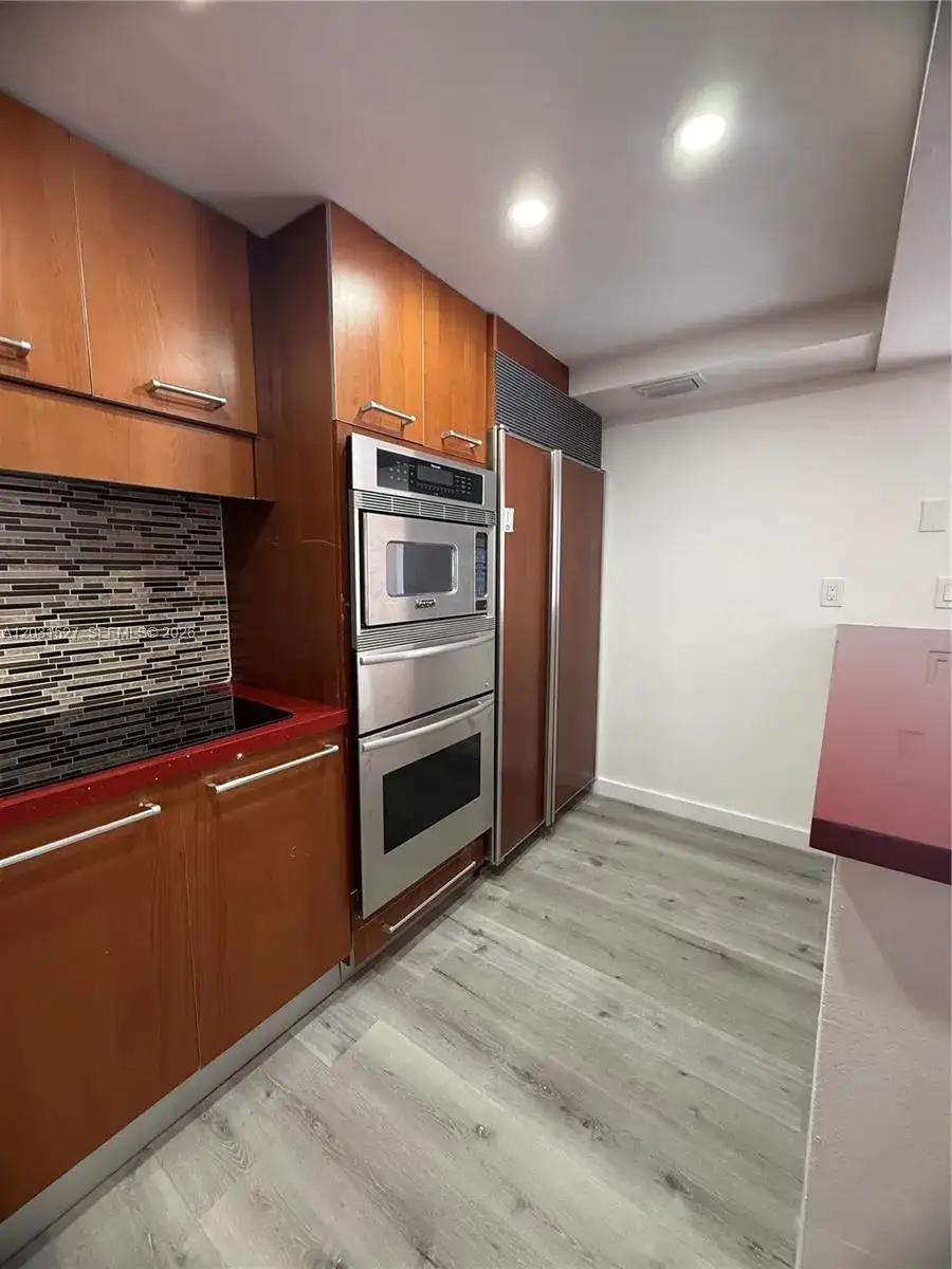 20200 W Country Club Dr, Aventura FL 33180 photo 2