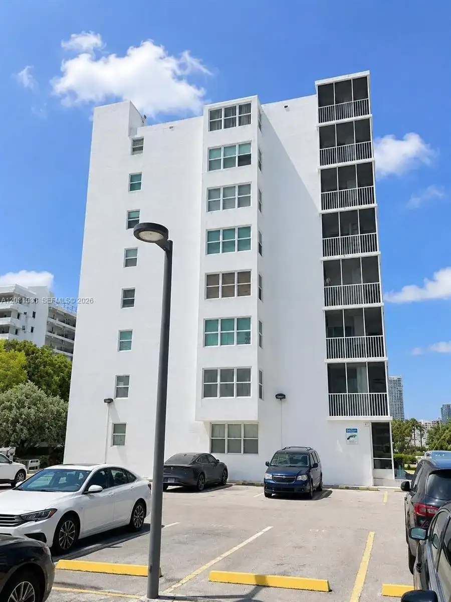 3660 NE 166th St # 805, North Miami Beach FL 33160 photo 2