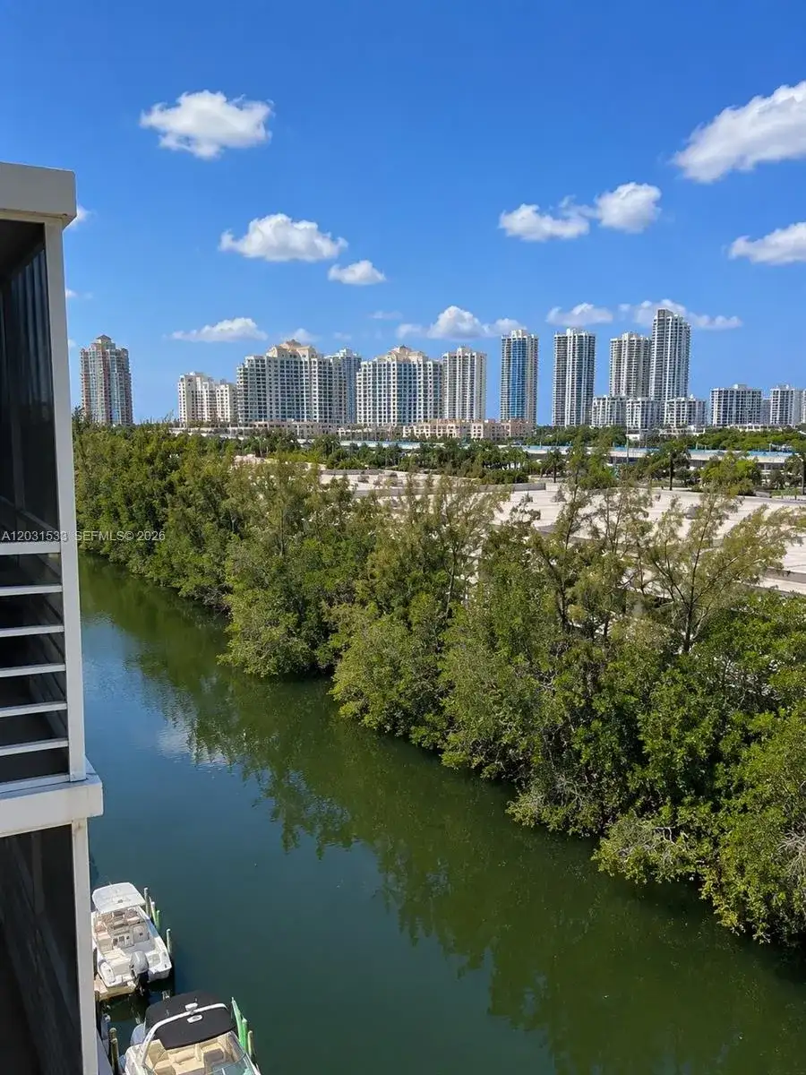 3660 NE 166th St # 805, North Miami Beach FL 33160 photo 4