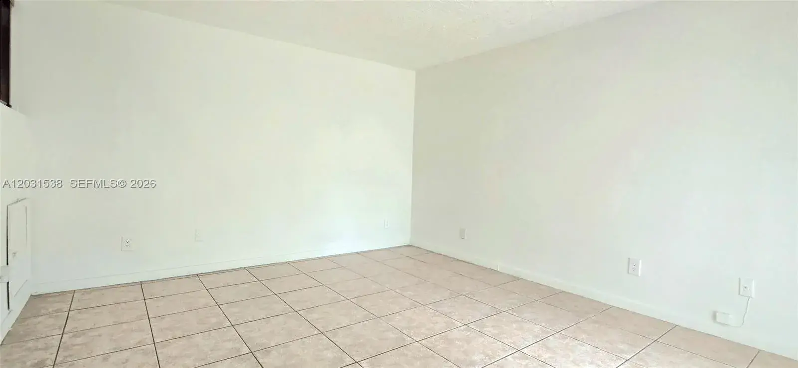 608 Commodore Dr, Plantation FL 33325