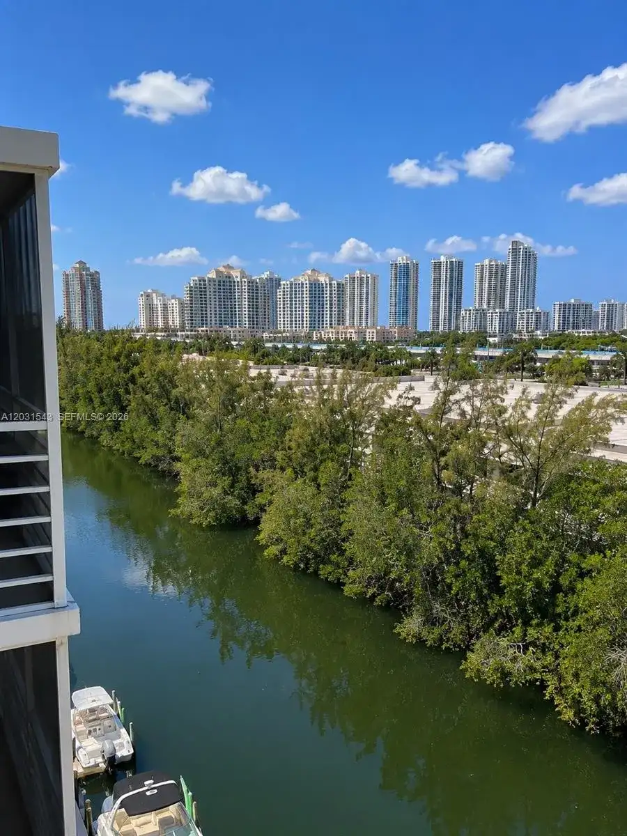 3660 NE 166th St # 805, North Miami Beach FL 33160 photo 3