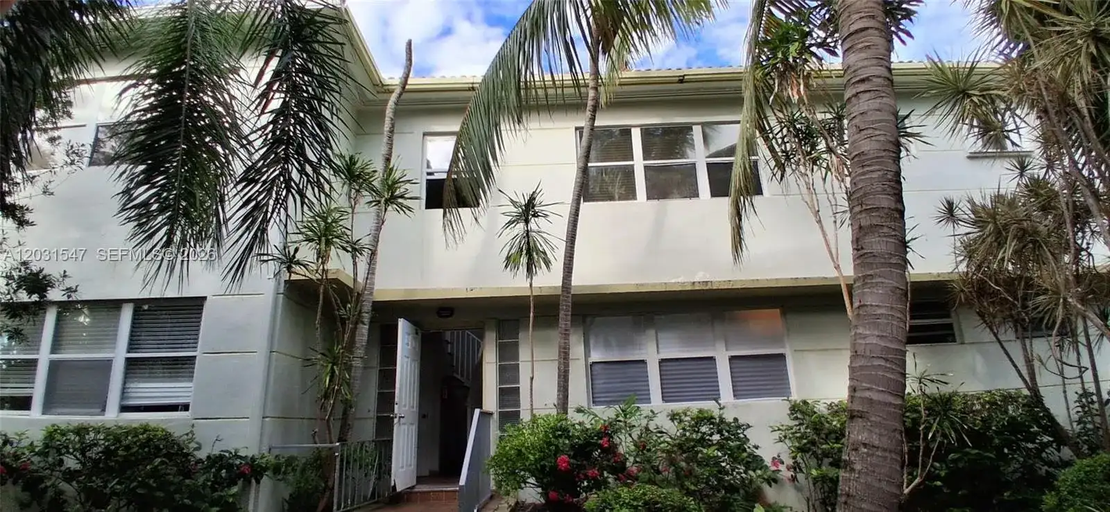 1275 Marseille Dr # 40, Miami Beach FL 33141 photo 2