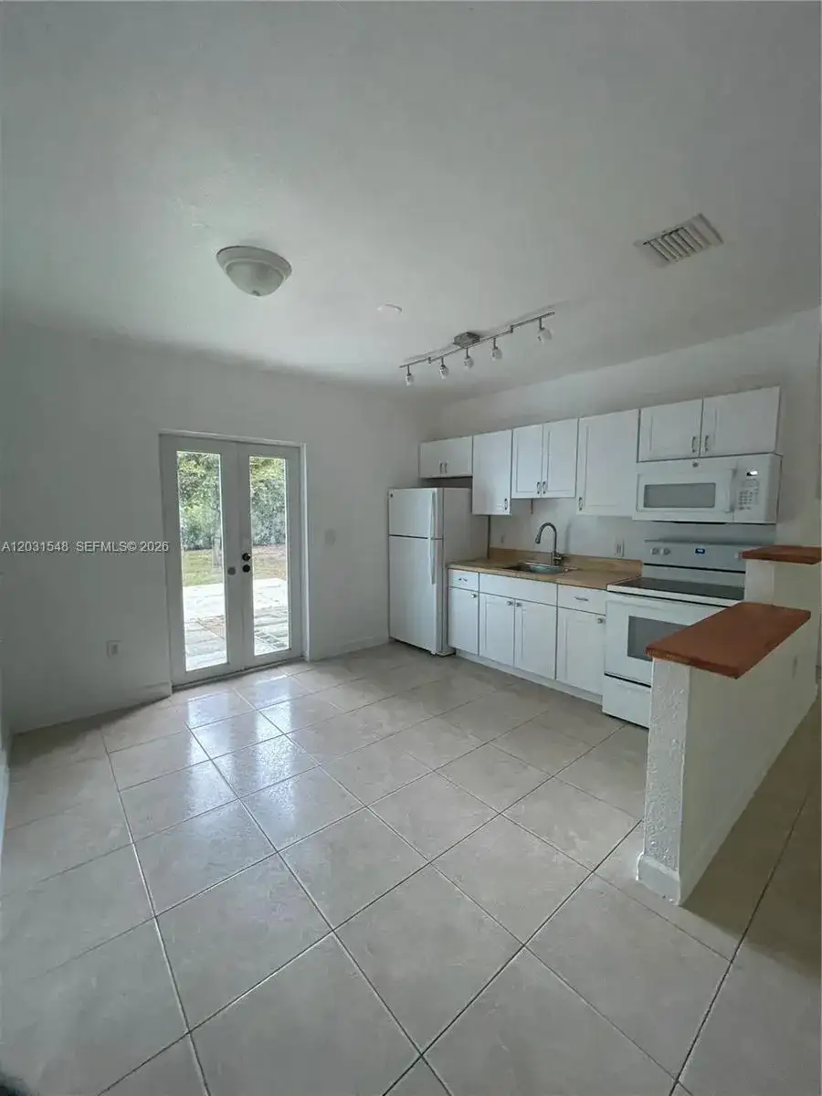 420 SW 25th Ave, Fort Lauderdale FL 33312 photo 2