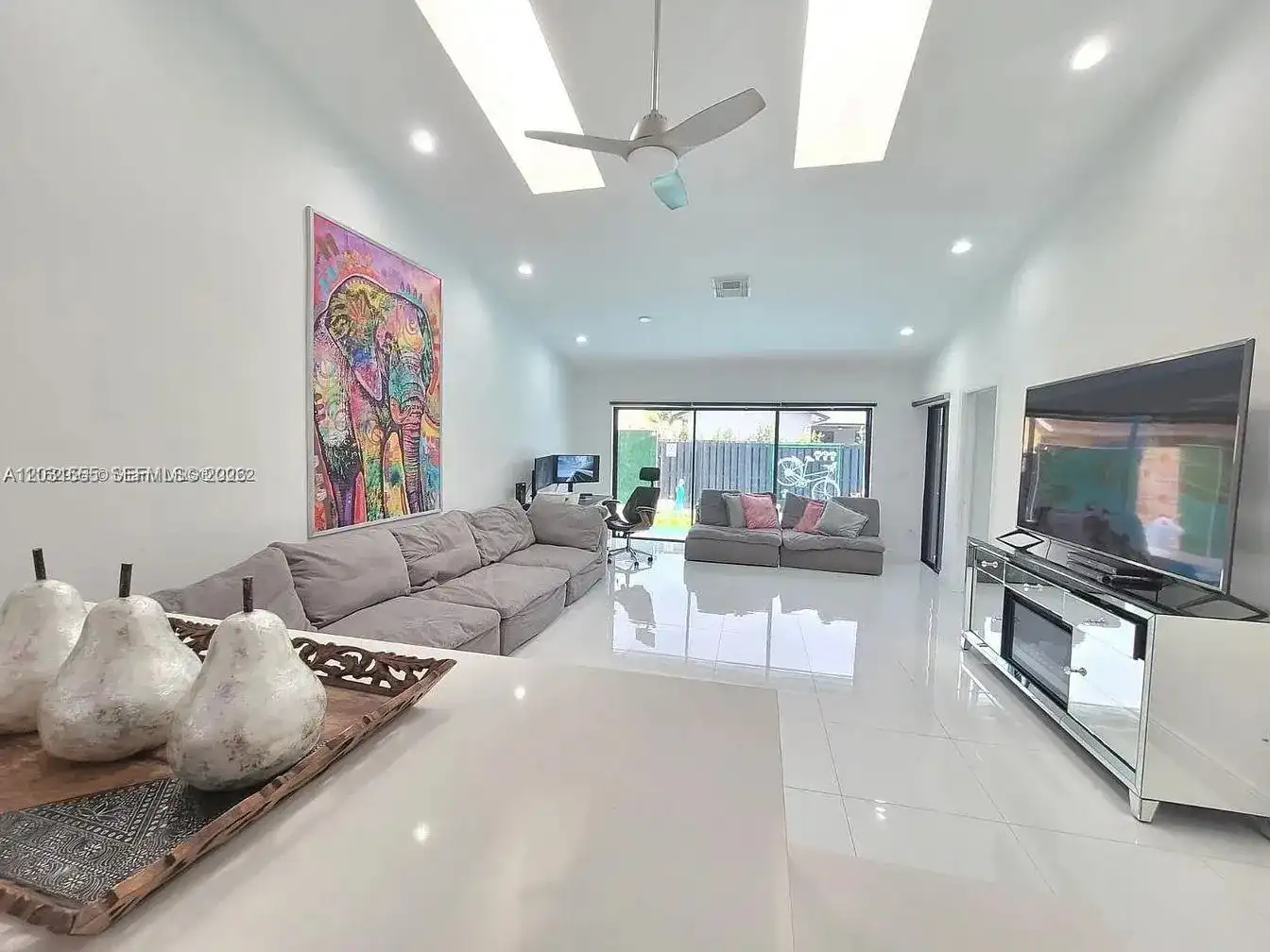 270 SE 7th St, Dania Beach FL 33004