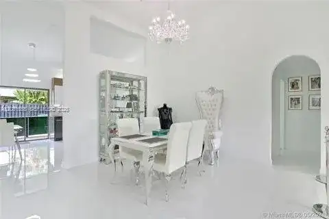 270 SE 7th St, Dania Beach FL 33004 photo 2