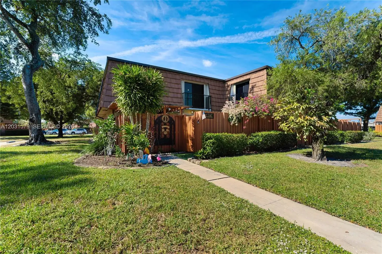 9118c 20th ct, Davie FL 33324