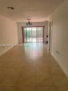 9136 NW 192nd Ter, Hialeah FL 33018 photo 4