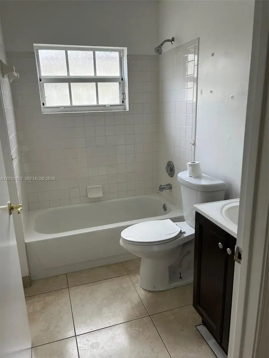 9136 NW 192nd Ter, Hialeah FL 33018 photo 5