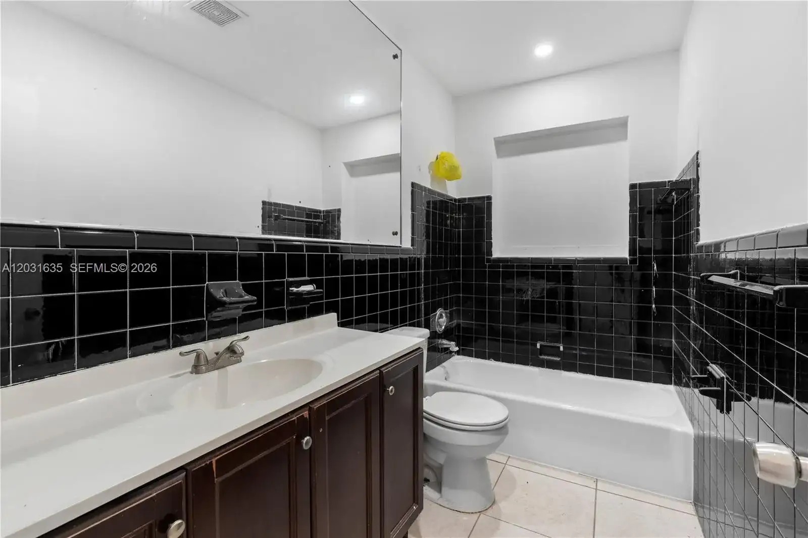 3061 NE 4th Ave, Wilton Manors FL 33334 photo 2