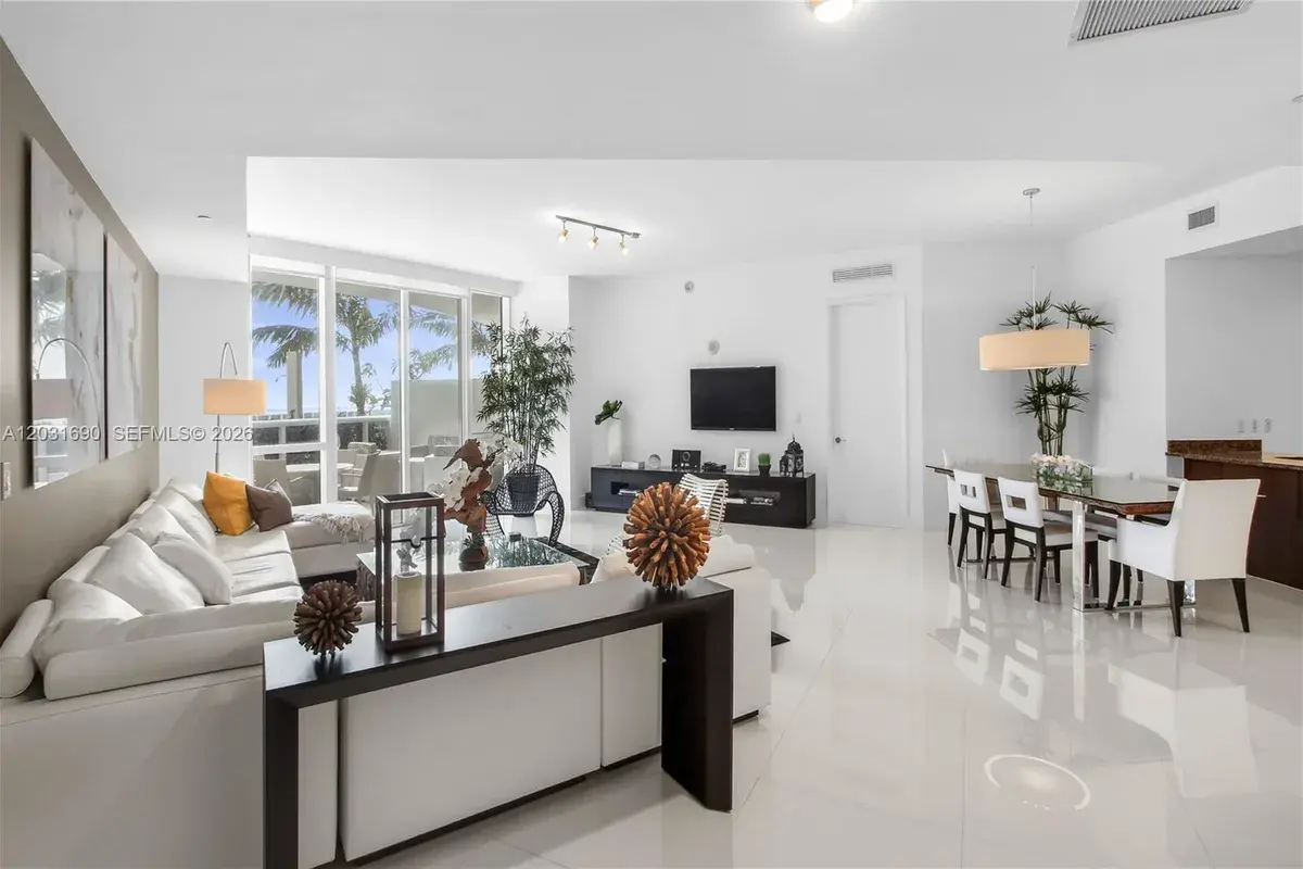 15811 Collins Ave # 403, Sunny Isles Beach FL 33160