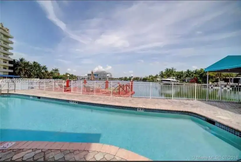 4740 Pine Tree Dr # 25, Miami Beach FL 33140 photo 2