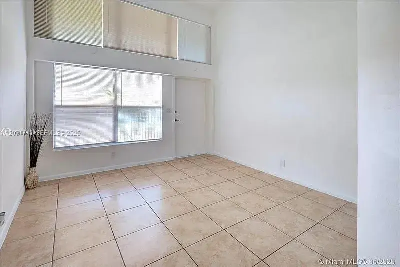 4121 NW 26th St # T14, Lauderhill FL 33313