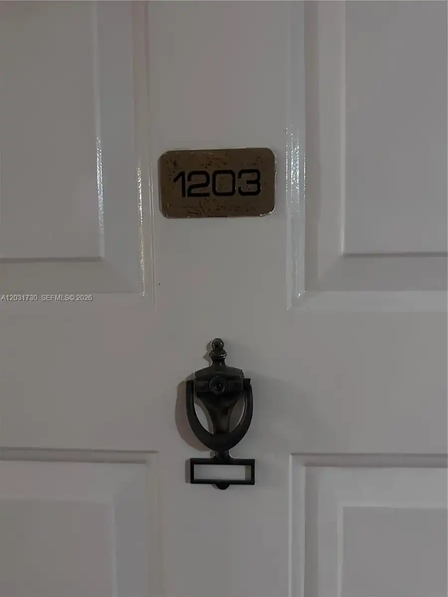 5880 W Collins Ave # 1203, Miami Beach FL 33140
