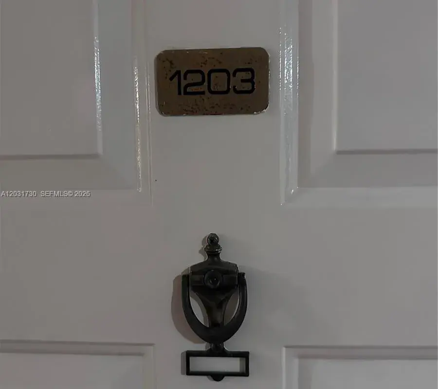 5880 W Collins Ave # 1203, Miami Beach FL 33140