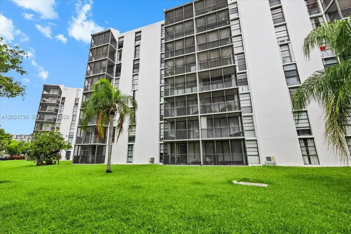 3101 N Country Club Dr # 209, Aventura FL 33180 photo 2