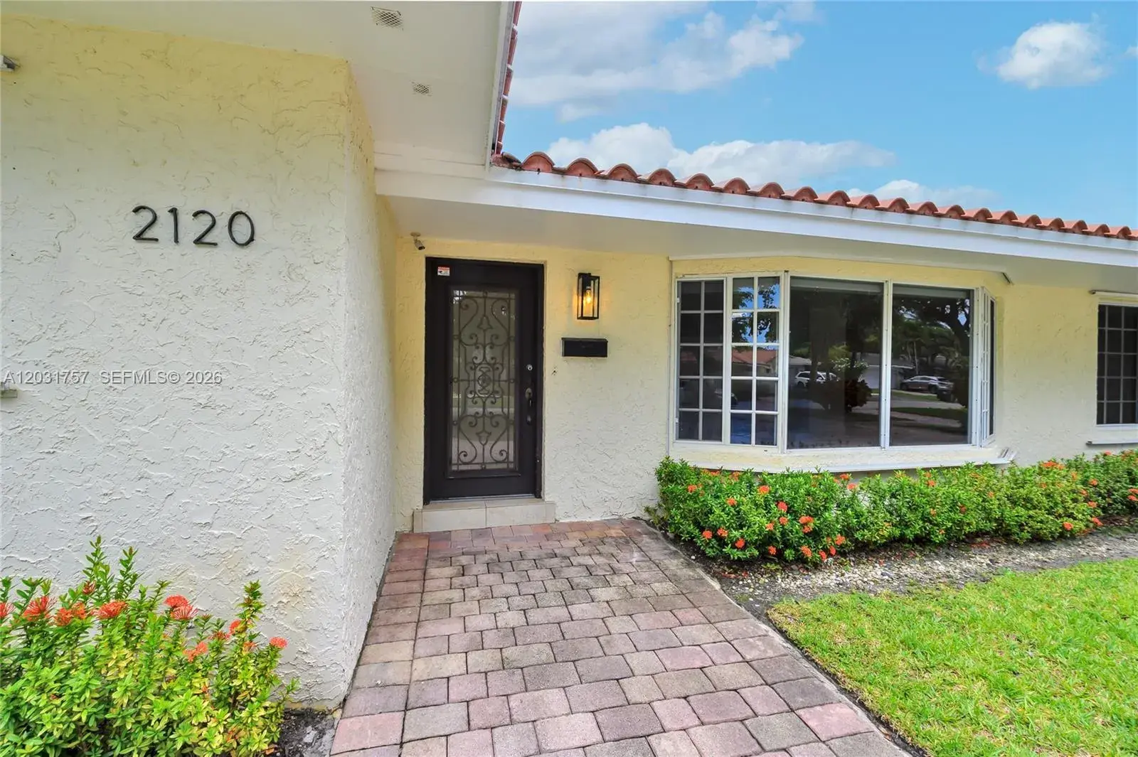 2120 NE 207th St, Miami FL 33179