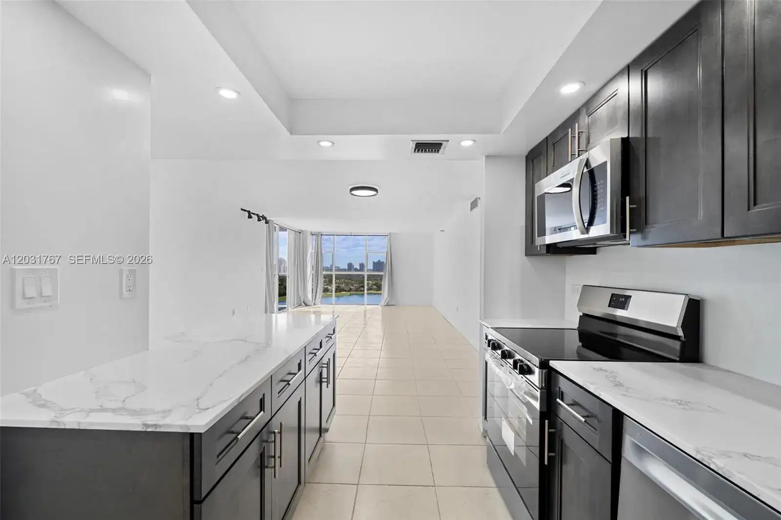 20505 E Country Club Dr # 1938, Aventura FL 33180 photo 3