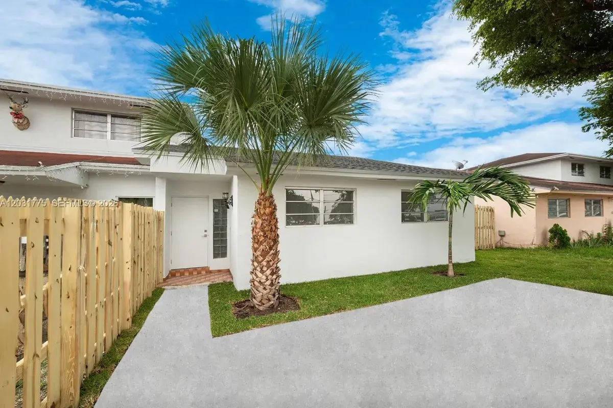 23 NW 109th Ave, Miami FL 33172