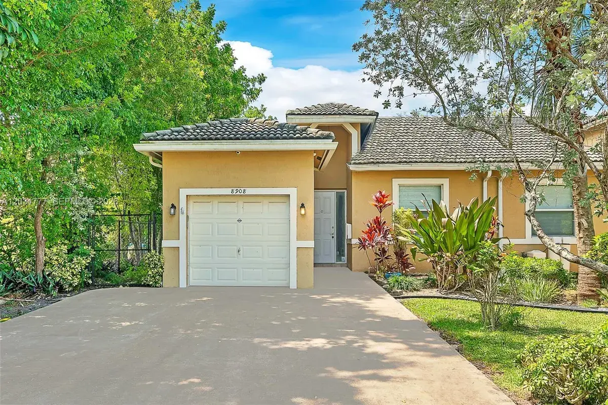 8908 NW 40th St, Coral Springs FL 33065