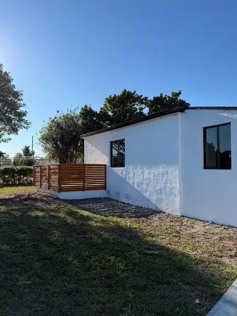 1800 SW 75th Ave Rd, Miami FL 33155 photo 2