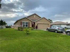 3815 SW 11th Pl, Cape Coral FL 33914