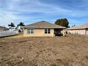 3815 SW 11th Pl, Cape Coral FL 33914 photo 4