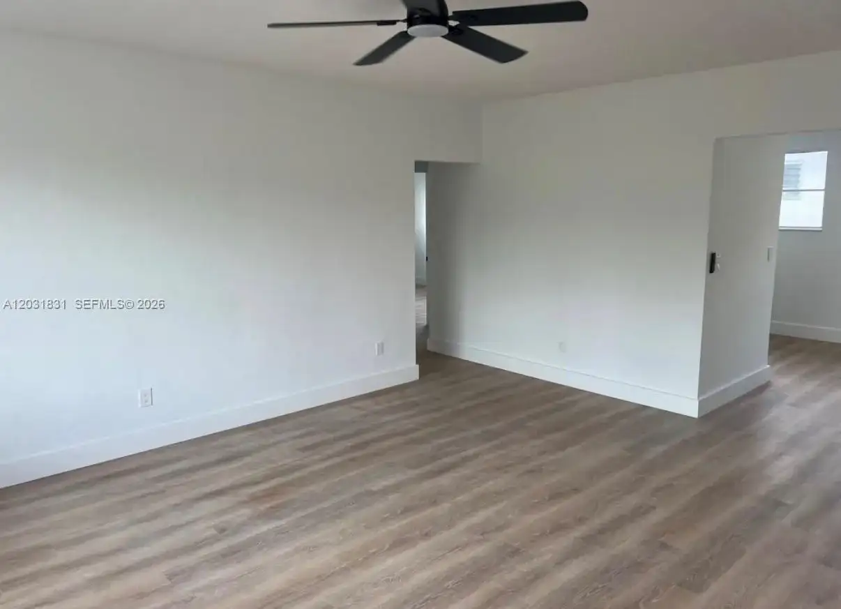 7730 Byron Ave # 4, Miami Beach FL 33141 photo 2