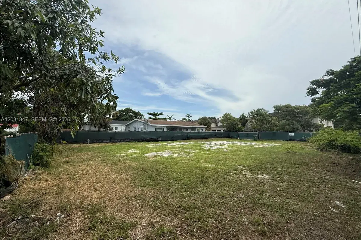 201 NW 11th St, Fort Lauderdale FL 33311