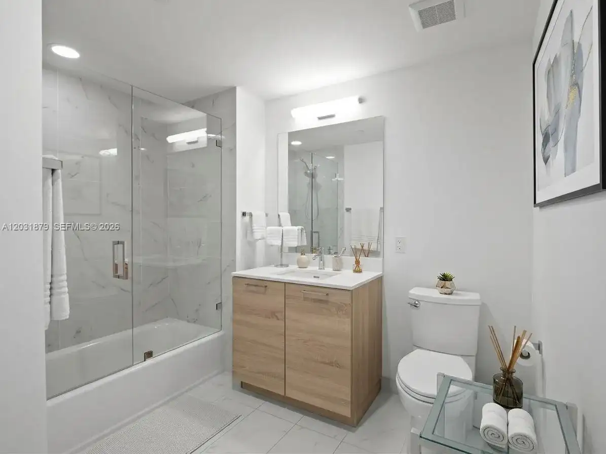 16385 Biscayne Blvd # 1615, North Miami Beach FL 33160 photo 5