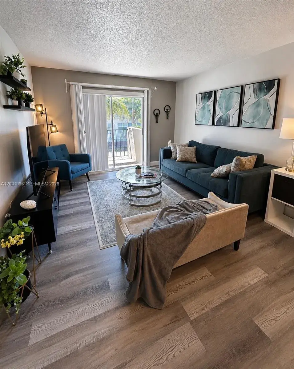 1150 Collins Ave # 204, Miami Beach FL 33139