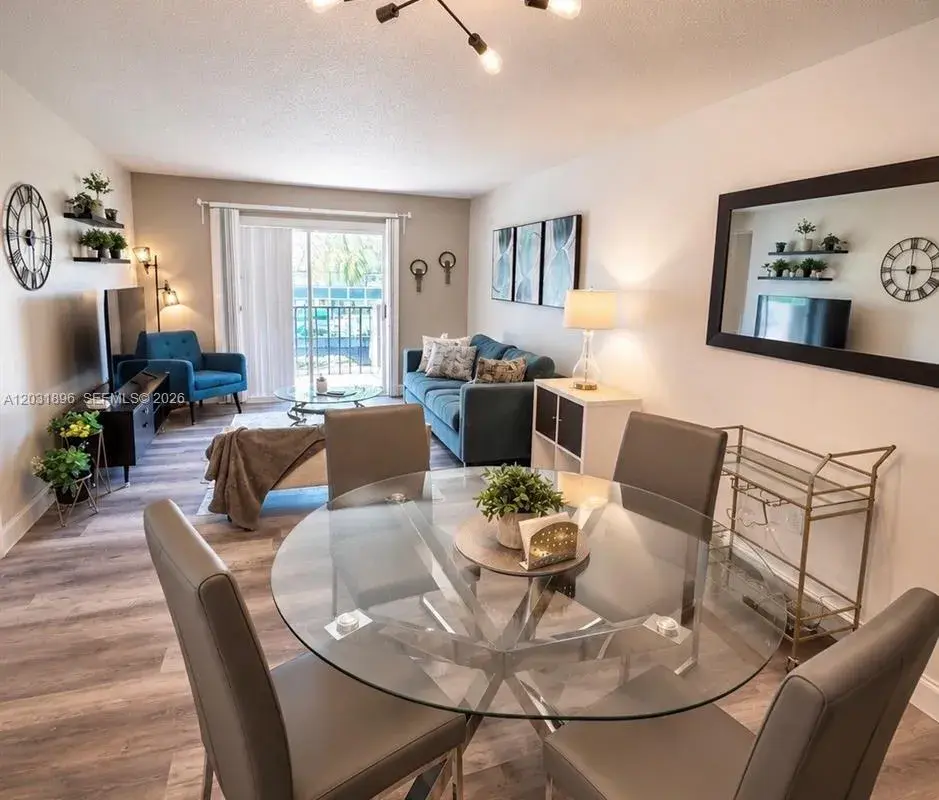 1150 Collins Ave # 204, Miami Beach FL 33139