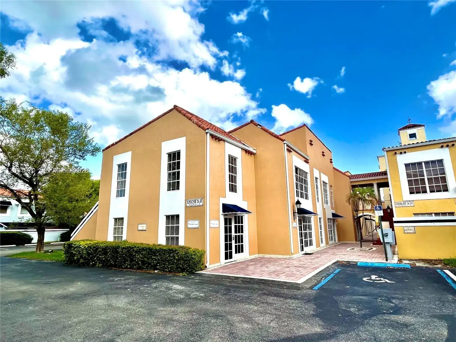 10530 NW 26 ST # F, Doral FL 33172 photo 2