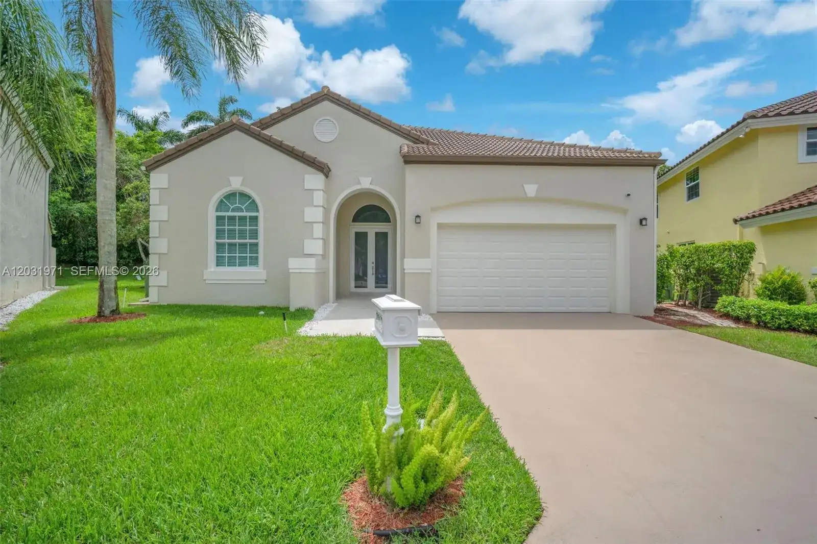 2163 Bay Ct, Weston FL 33326 photo 2