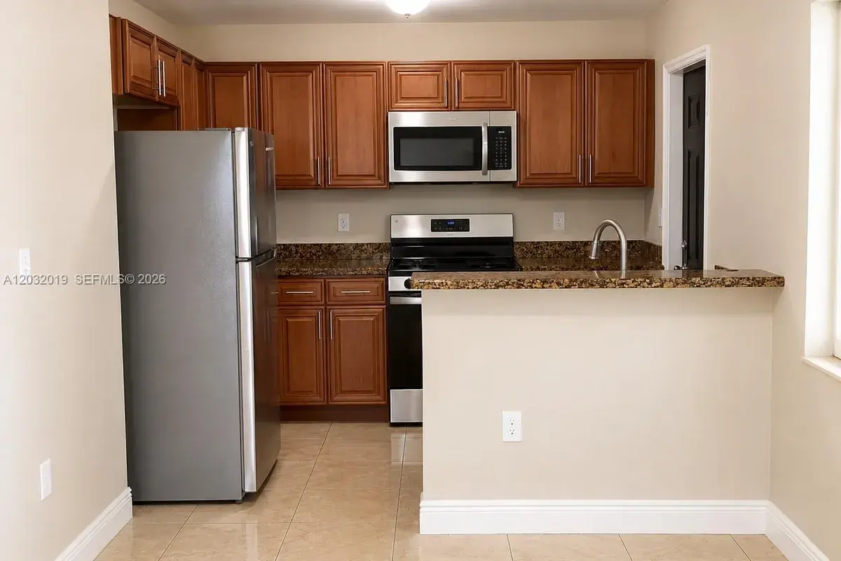 1990 NW 4th Ct # 1, Miami FL 33136