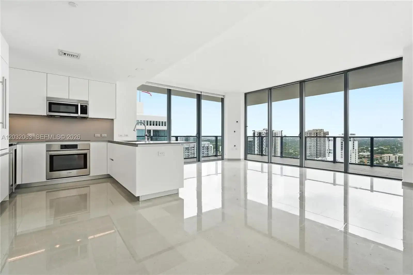 88 SW 7th St # 2302, Miami FL 33130 photo 2