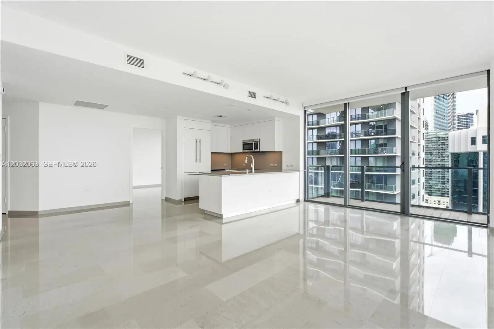 88 SW 7th St # 2302, Miami FL 33130 photo 3