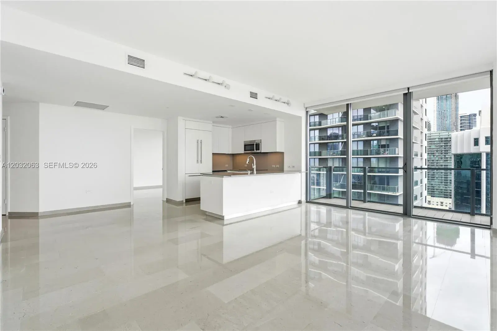 88 SW 7th St # 2302, Miami FL 33130