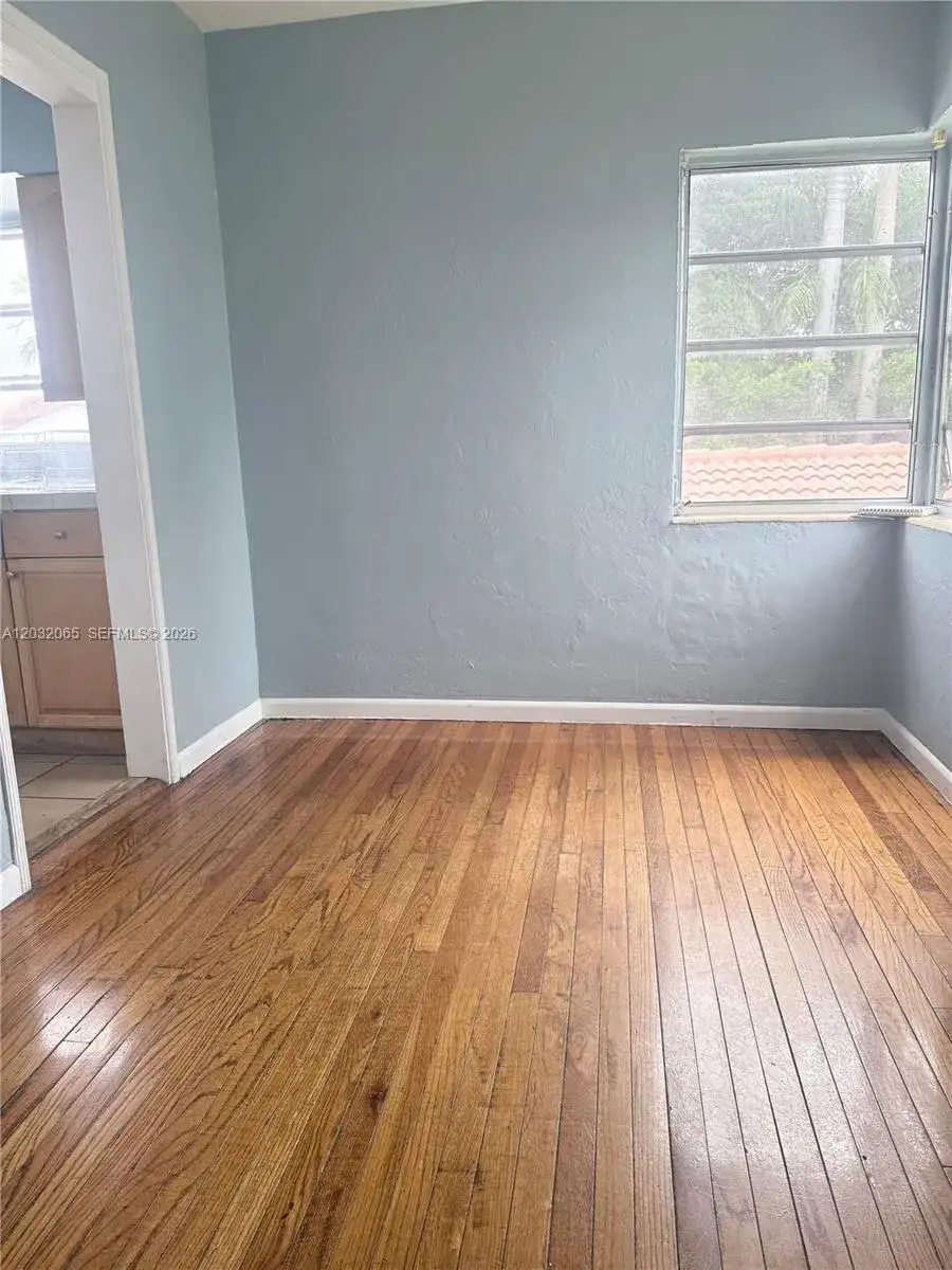 1730 Marseille Dr # 4, Miami Beach FL 33141 photo 2