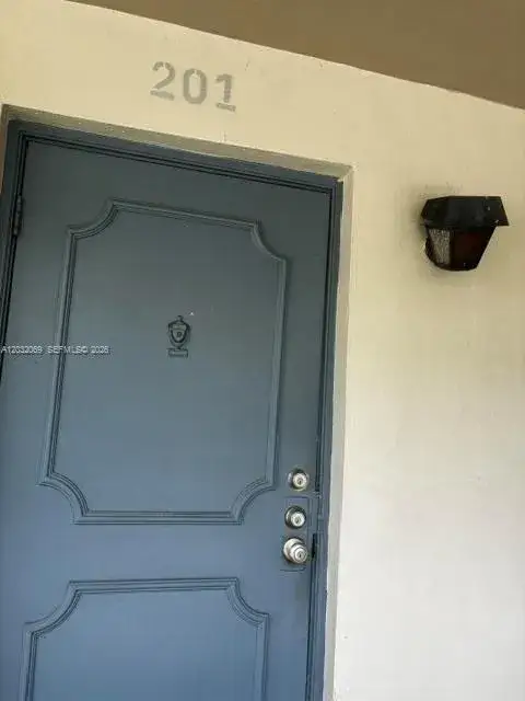 7831 N Colony Cir N # 201, Tamarac FL 33321