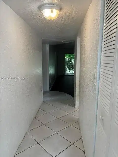 7831 N Colony Cir N # 201, Tamarac FL 33321 photo 2