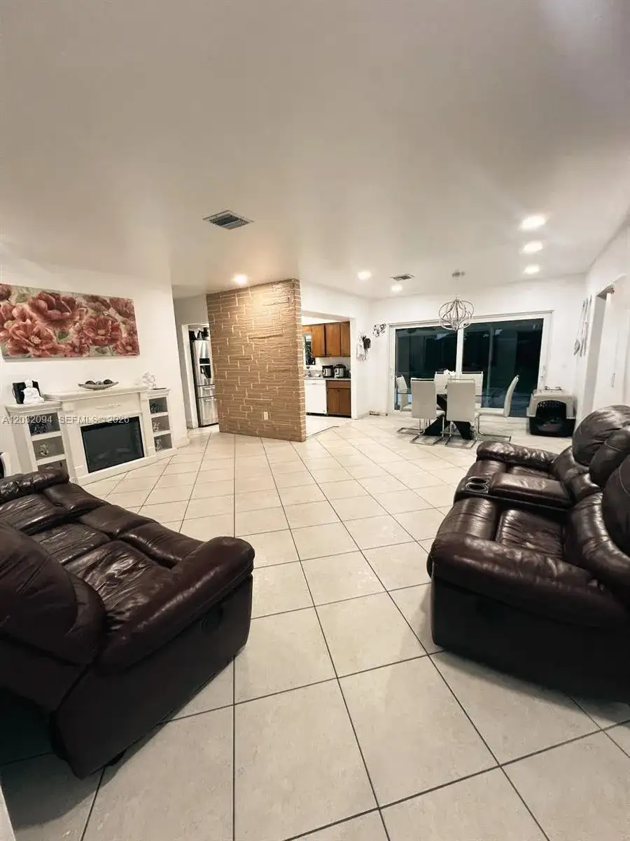 6492 SW 25th St, Miramar FL 33023 photo 2