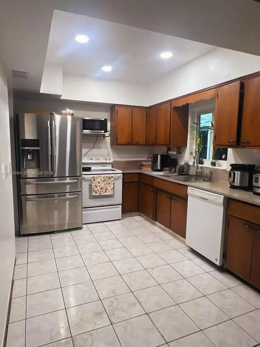 6492 SW 25th St, Miramar FL 33023 photo 3