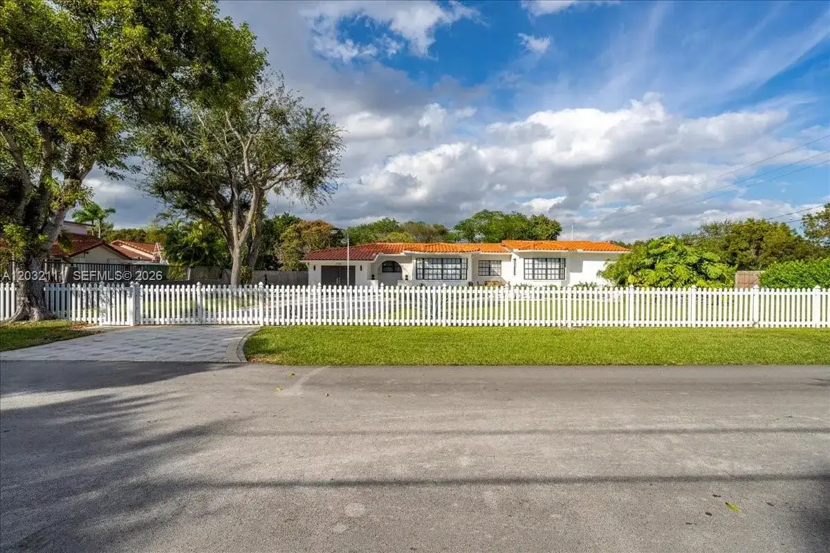 7705 SW 66th St # 0, Miami FL 33143 photo 2