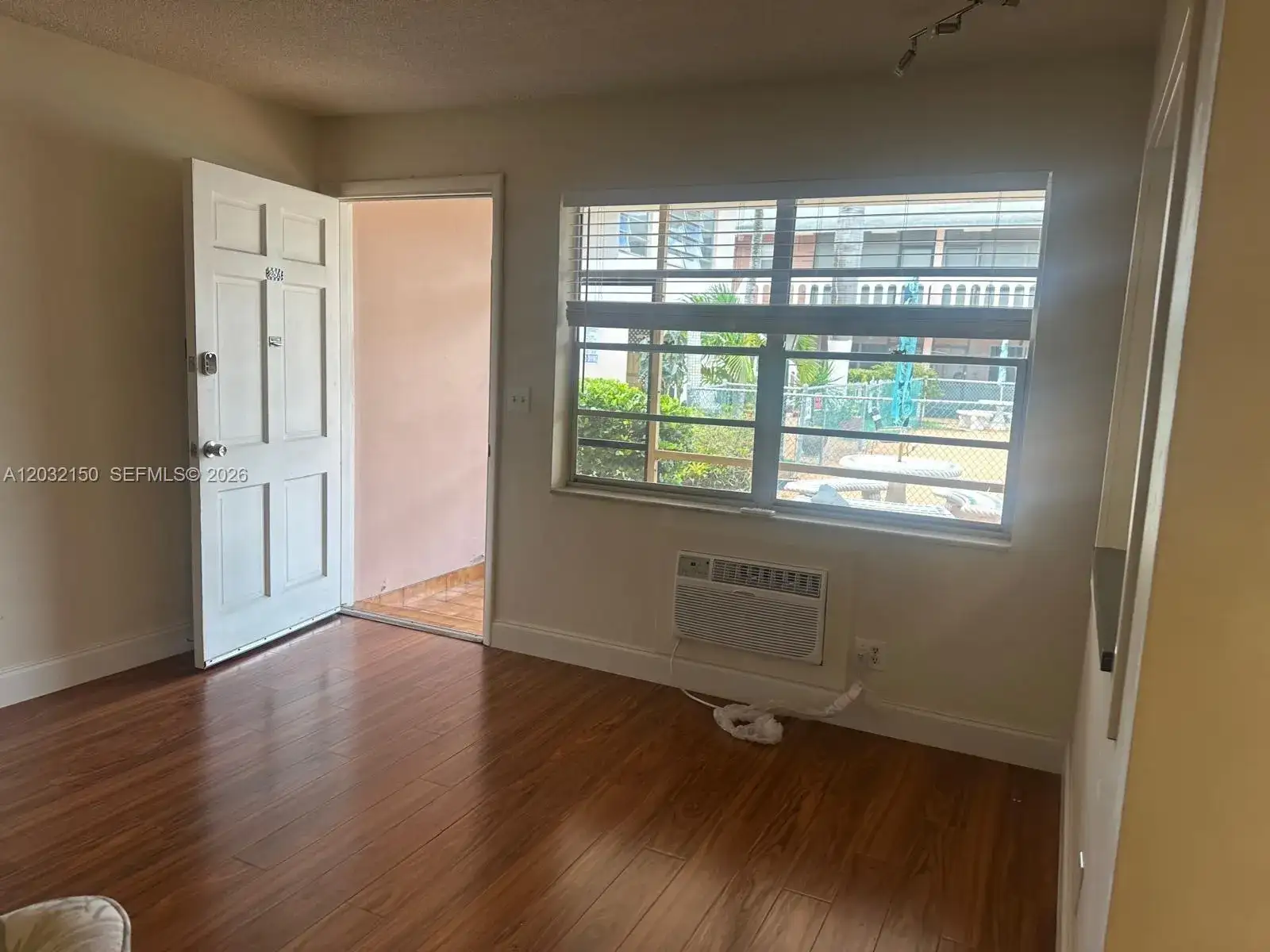 160 NE 8th Ave # 25A, Hallandale Beach FL 33009 photo 2
