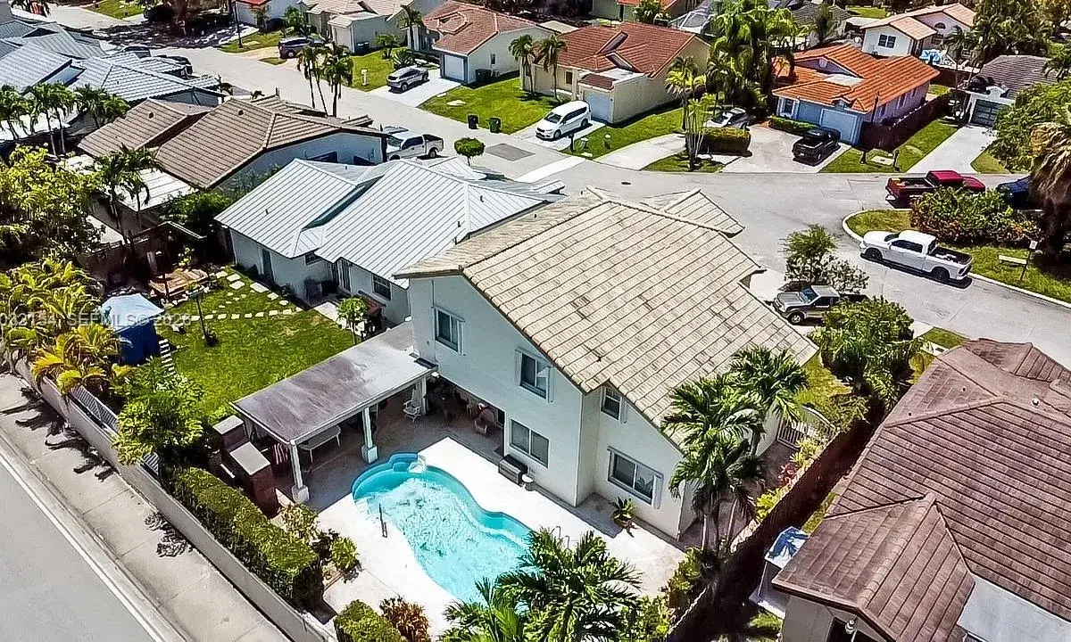8532 SW 211th Ter, Cutler Bay FL 33189