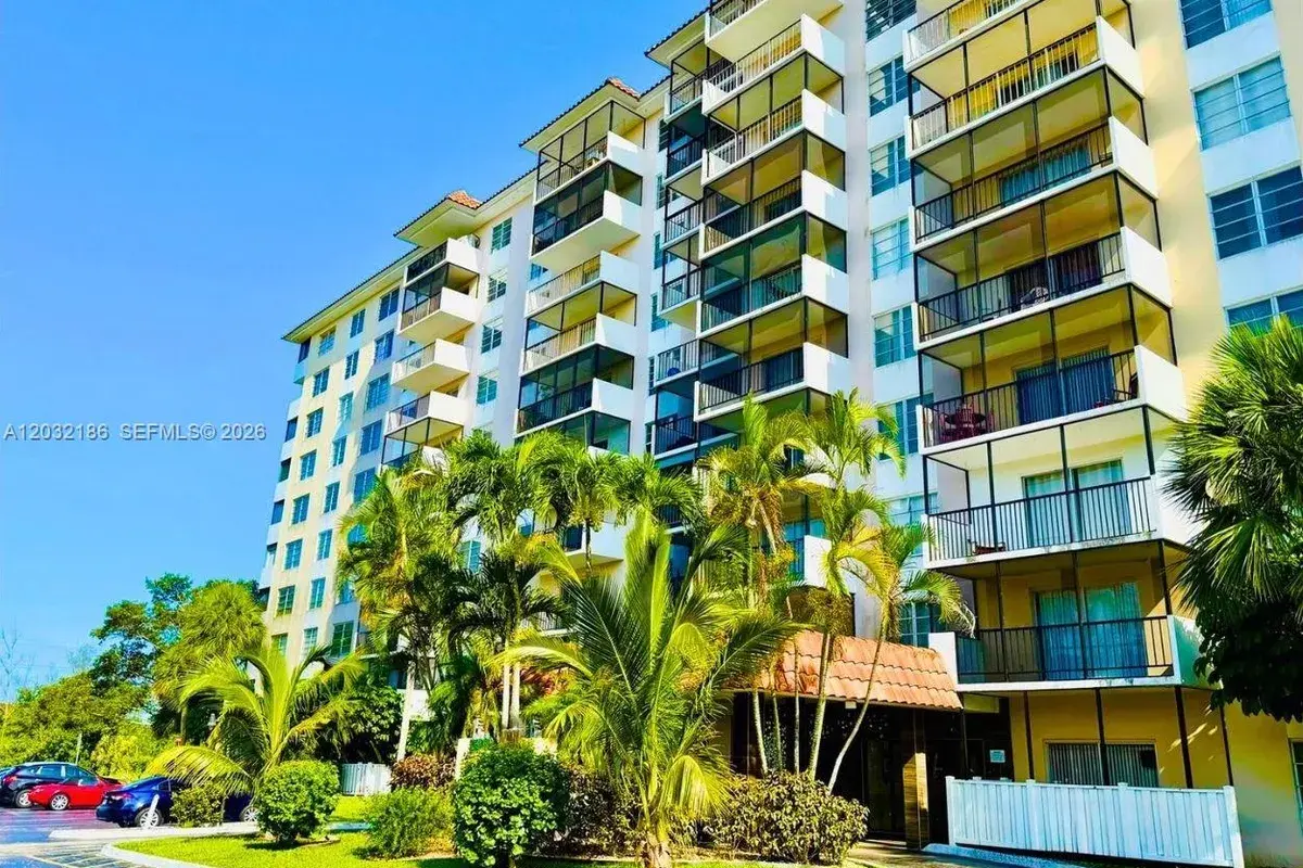 4164 Inverrary Dr # 204, Lauderhill FL 33319